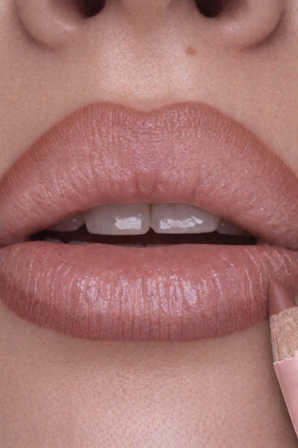 LG 11 (Lip Game) Simply Nude