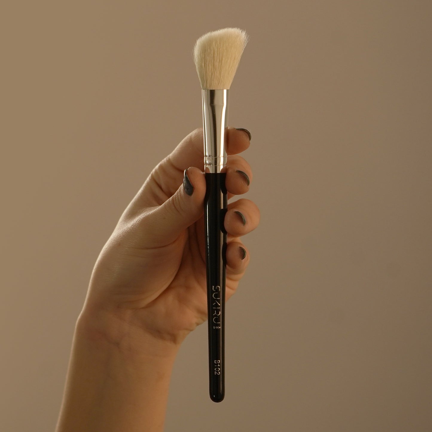 Fluffy Angled Mini Shaper Brush | B102