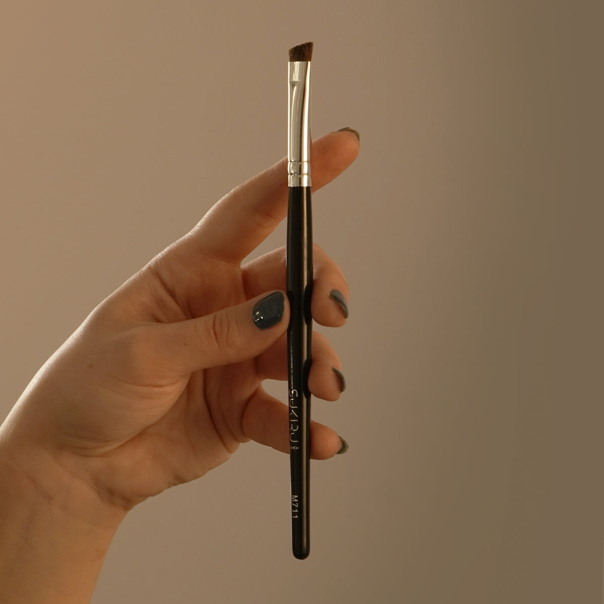 Soft Angled Effect Brush | M711